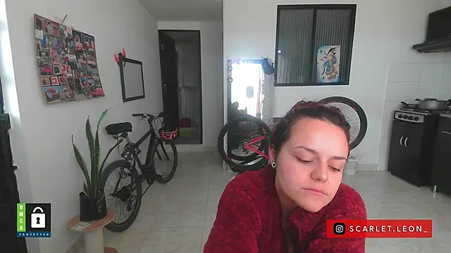 Snapshot of Scarletleon77 chatting on September 2025 03:50:01 PM Scarletleon77 online show from September 2025 03:50:01 PM