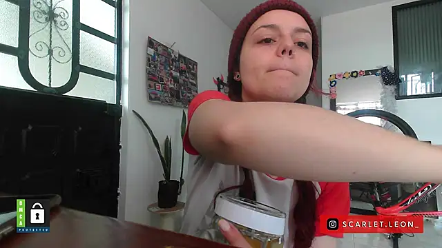 Snapshot of Scarletleon77 chatting on October 2025 04:04:01 PM Scarletleon77 online show from October 2025 04:04:01 PM