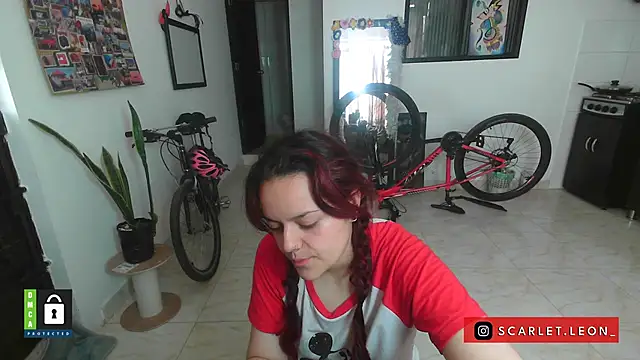 Snapshot of Scarletleon77 chatting on October 2025 03:42:01 PM Scarletleon77 online show from October 2025 03:42:01 PM
