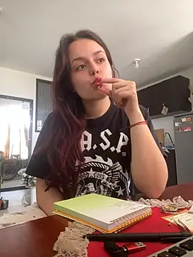 Snapshot of Scarletleon77 chatting on May 2026 03:50:02 PM Scarletleon77 online show from May 2026 03:50:02 PM