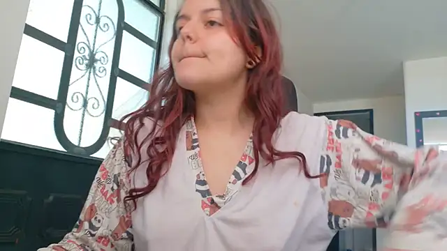Snapshot of Scarletleon77 chatting on May 2026 02:23:01 PM Scarletleon77 online show from May 2026 02:23:01 PM