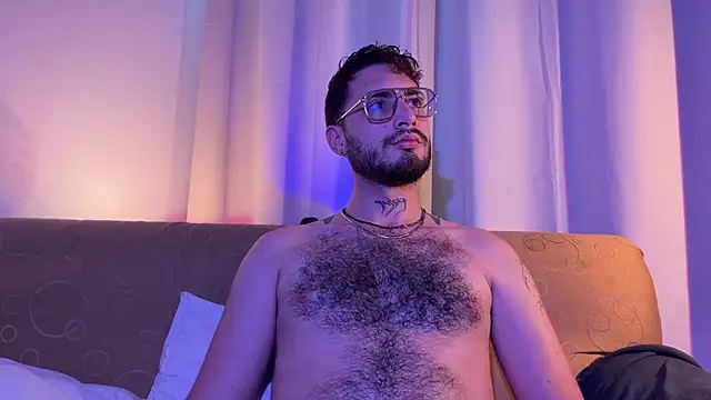 axel giracr online show from February 2026 09:00:02 PM