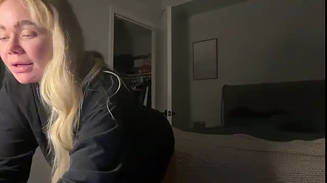 ElenaErickson online show from November 2025 04:35:01 AM