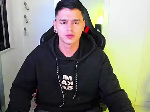 Snapshot of E_Moon chatting on September 2025 05:46:01 AM E Moon online show from September 2025 05:46:01 AM