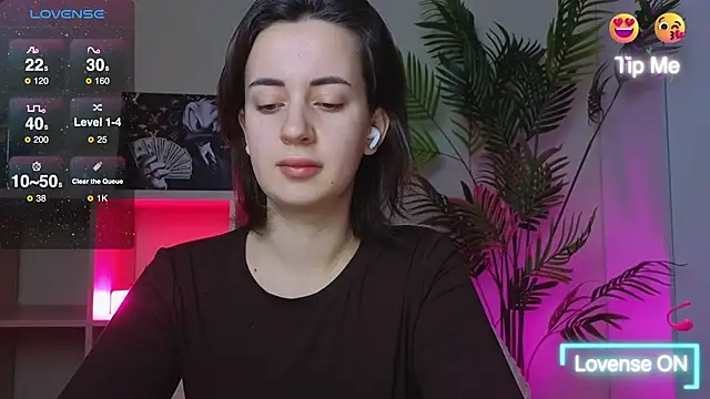 SweetieKendl online show from April 2026 04:01:02 PM