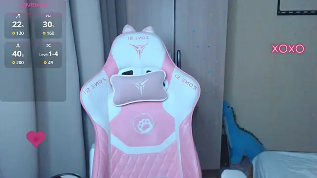 Snapshot of LeahGottty chatting on December 2025 02:08:02 AM LeahGottty online show from December 2025 02:08:02 AM