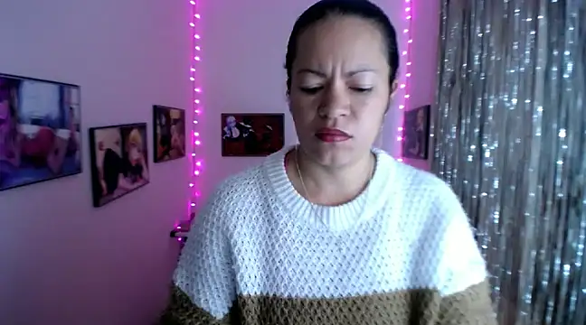 Cristal w online show from February 2025 03:10:01 PM