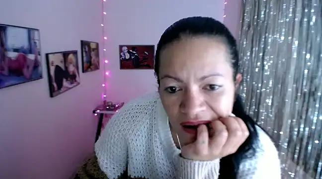 Cristal w online show from February 2025 06:15:02 PM