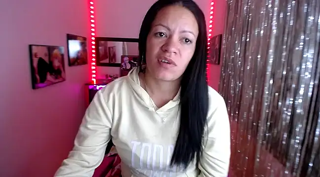 Cristal w online show from March 2025 02:56:01 PM