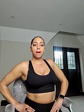 QueenTricks1 online show from February 2026 12:16:01 PM