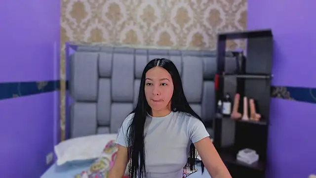 Lila Pinky online show from October 2025 12:16:01 PM