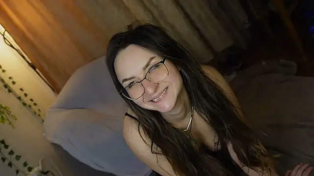 NaughtYHomemadE online show from December 2024 03:33:02 PM