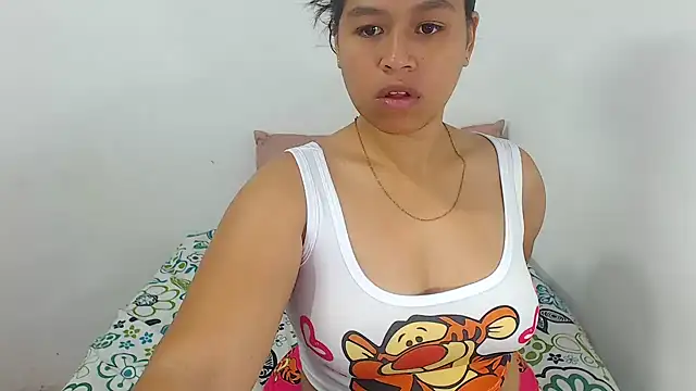 Snapshot of Hazel_donna chatting on April 2026 11:49:01 AM Hazel donna online show from April 2026 11:49:01 AM