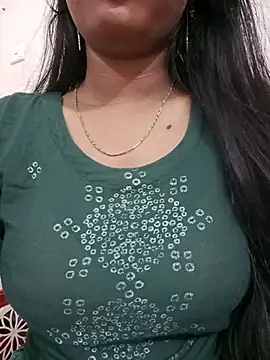 Snapshot of Anusri- chatting on June 2026 09:04:01 PM Anusri- online show from June 2026 09:04:01 PM