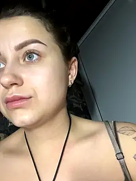 Snapshot of ellie_ssexy chatting on December 2024 04:45:02 AM ellie ssexy online show from December 2024 04:45:02 AM
