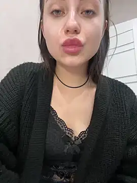 Snapshot of ellie_ssexy chatting on December 2024 04:49:02 AM ellie ssexy online show from December 2024 04:49:02 AM