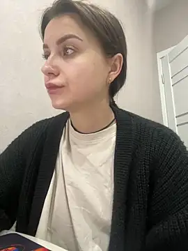 Snapshot of ellie_ssexy chatting on January 2025 04:47:01 AM ellie ssexy online show from January 2025 04:47:01 AM