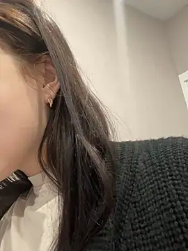 Snapshot of ellie_ssexy chatting on February 2025 04:46:02 AM ellie ssexy online show from February 2025 04:46:02 AM