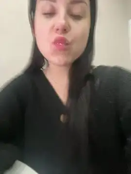 Snapshot of ellie_ssexy chatting on March 2025 04:47:01 AM ellie ssexy online show from March 2025 04:47:01 AM