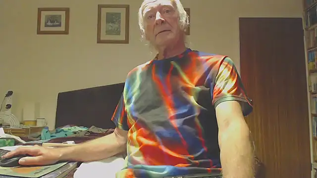 Snapshot of WaverlyKernow chatting on December 2024 03:22:02 PM WaverlyKernow online show from December 2024 03:22:02 PM