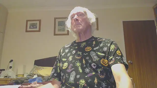 Snapshot of WaverlyKernow chatting on January 2025 09:26:02 AM WaverlyKernow online show from January 2025 09:26:02 AM