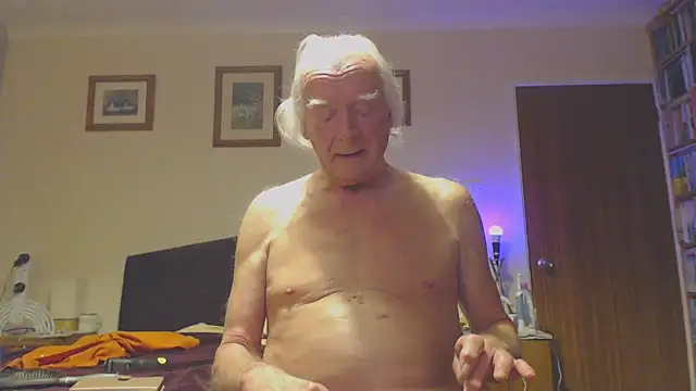 Snapshot of WaverlyKernow chatting on January 2025 11:39:01 AM WaverlyKernow online show from January 2025 11:39:01 AM