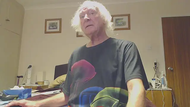 Snapshot of WaverlyKernow chatting on January 2025 10:27:01 AM WaverlyKernow online show from January 2025 10:27:01 AM