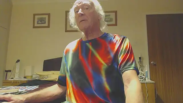 Snapshot of WaverlyKernow chatting on February 2025 07:39:02 AM WaverlyKernow online show from February 2025 07:39:02 AM