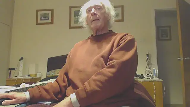 Snapshot of WaverlyKernow chatting on February 2025 02:59:02 PM WaverlyKernow online show from February 2025 02:59:02 PM