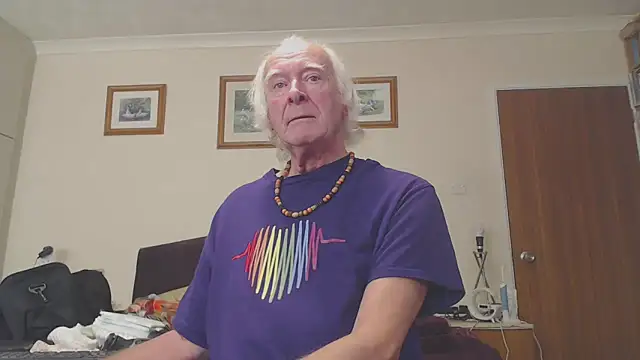 Snapshot of WaverlyKernow chatting on February 2025 10:24:02 AM WaverlyKernow online show from February 2025 10:24:02 AM