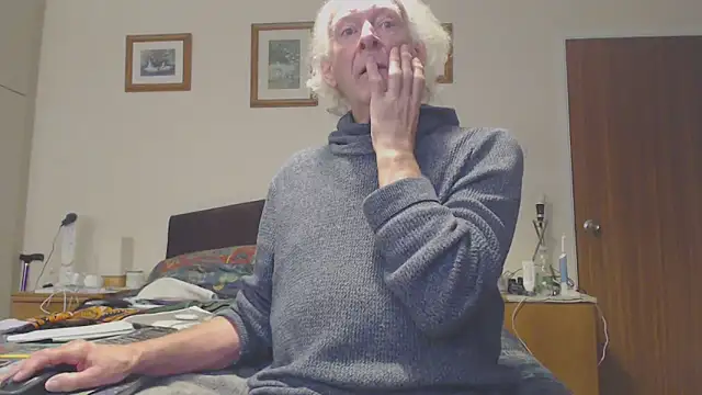 Snapshot of WaverlyKernow chatting on March 2025 08:56:02 AM WaverlyKernow online show from March 2025 08:56:02 AM