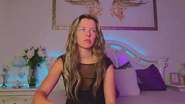 Real Tini online show from September 2025 11:57:01 AM