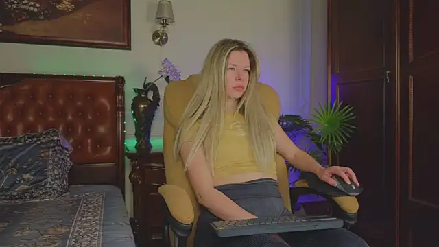 Real Tini online show from April 2026 06:06:01 AM