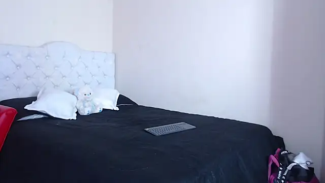 luna hoott online show from February 2025 02:59:01 PM