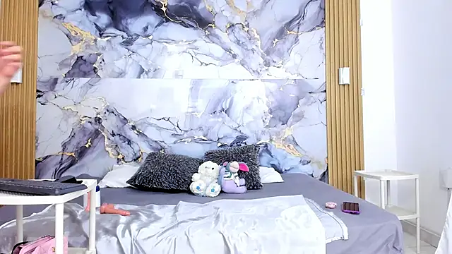 luna hoott online show from October 2025 01:20:01 PM