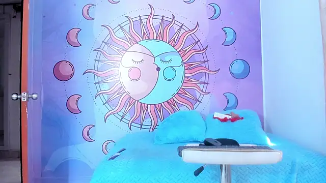 luna hoott online show from July 2026 02:42:02 PM