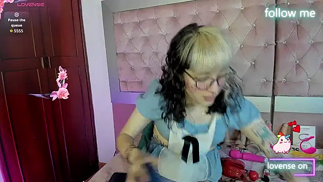 Snapshot of neeko_princes chatting on April 2026 12:36:01 PM neeko princes online show from April 2026 12:36:01 PM
