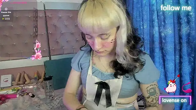 Snapshot of neeko_princes chatting on May 2026 12:44:02 PM neeko princes online show from May 2026 12:44:02 PM