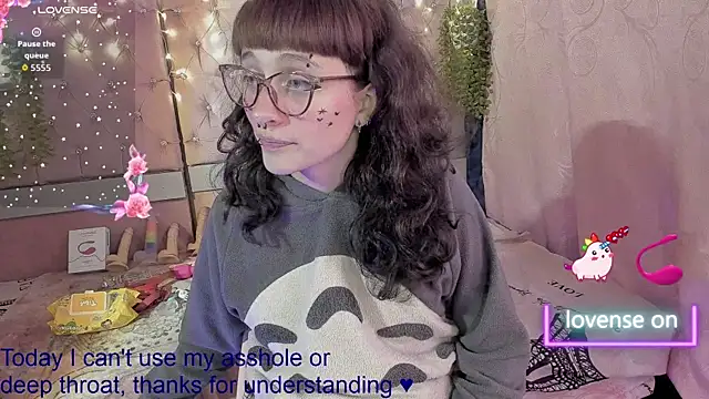 Snapshot of neeko_princes chatting on July 2026 03:21:02 PM neeko princes online show from July 2026 03:21:02 PM
