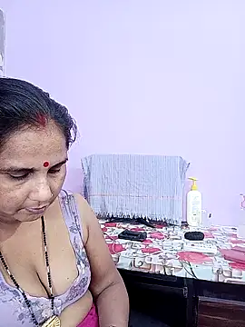 Snapshot of reemacouple007 chatting on April 2026 06:06:01 AM reemacouple007 online show from April 2026 06:06:01 AM