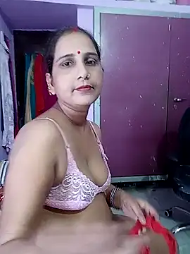 Snapshot of reemacouple007 chatting on May 2026 06:09:01 AM reemacouple007 online show from May 2026 06:09:01 AM