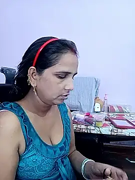 Snapshot of reemacouple007 chatting on June 2026 08:04:02 AM reemacouple007 online show from June 2026 08:04:02 AM