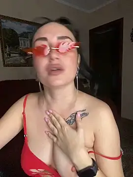 Roxana Bell online show from November 2025 08:29:02 PM