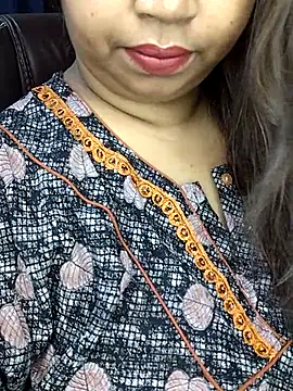 Ravina patil1 online show from September 2025 05:37:01 PM