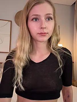 LunaRase online show from January 2026 02:49:02 AM