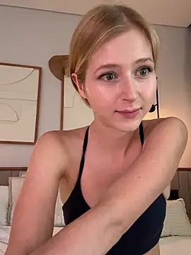 LunaRase online show from January 2026 06:19:01 AM