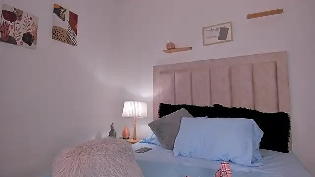 Snapshot of Avaline_Blancx chatting on January 2025 03:09:01 AM Avaline Blancx online show from January 2025 03:09:01 AM