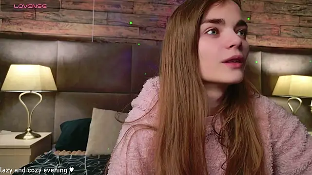 SophieSuvi online show from December 2024 01:33:01 PM