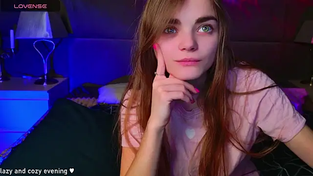 SophieSuvi online show from December 2024 04:38:02 PM