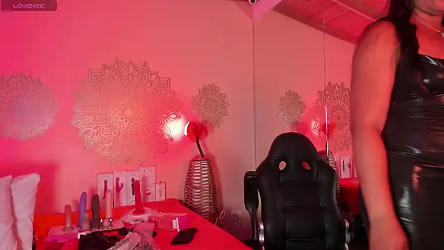 Scarlettt Ass online show from September 2025 12:28:02 PM